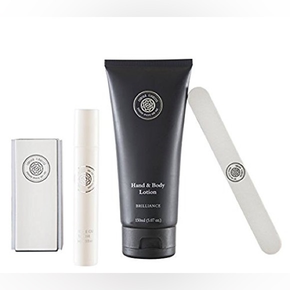 Forever Flawless Brilliance Nail Care Kit for Manicure and Pedicure - Picture 3 of 6